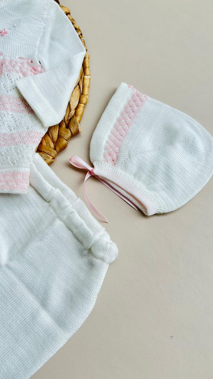SET TEJIDO PREMIUM PARA RECIÉN NACIDA – CLÁSICO, DELICADO Y LLENO DE AMOR
