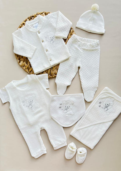 SET COMPLETO PREMIUM PARA RECIÉN NACIDO – PUREZA, SUAVIDAD Y ELEGANCIA DESDE EL PRIMER DÍA
