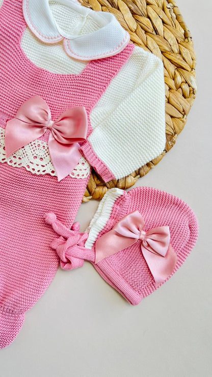 SET PRIMERA PUESTA TEJIDO ARTESANAL - DULZURA ROSA CON ENCAJE Y LAZO DE LUJO