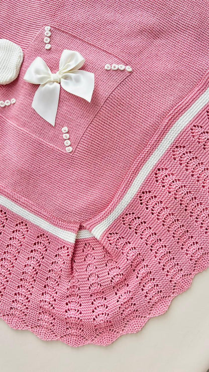 SET PRIMERA PUESTA TEJIDO ARTESANAL - EDICION ROSA & MARFIL CON DETALLES DE ALTA COSTURA