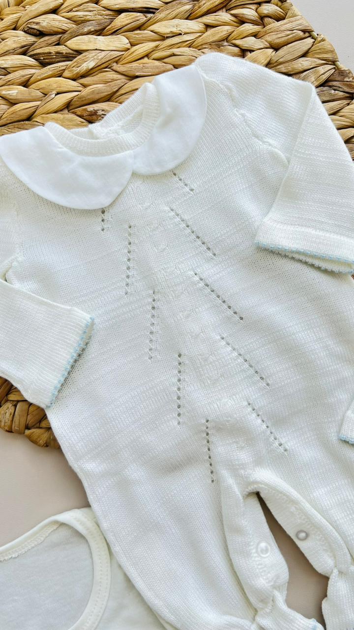 SET DE LUJO PARA RECIÉN NACIDO – 4 PIEZAS (ESTILO CLÁSICO)