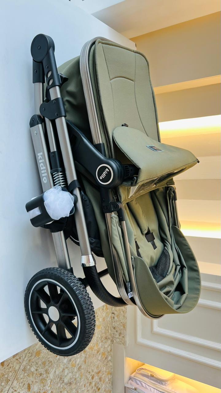 COCHE MOISES KIDILO - COLOR VERDE MILITAR