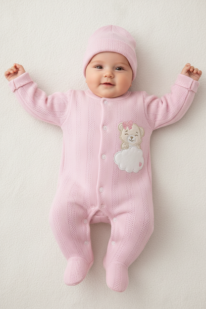 ⚪Enterizo Pijama Bebé Niña Osito Nube Rosa con Gorrito – Set 2 Piezas