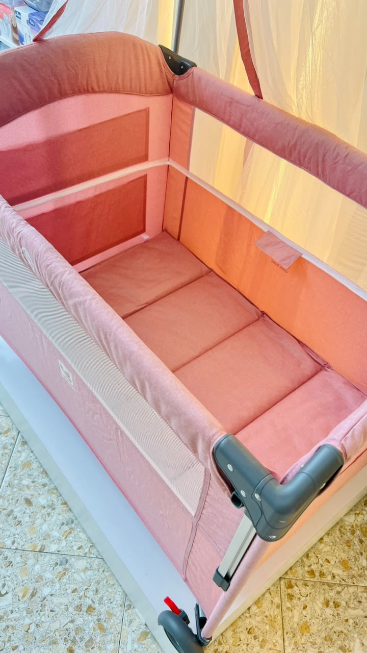 Cuna de Viaje Multifuncional Cool Baby Rosado – Toldo, Móvil y Cambiador Incluidos