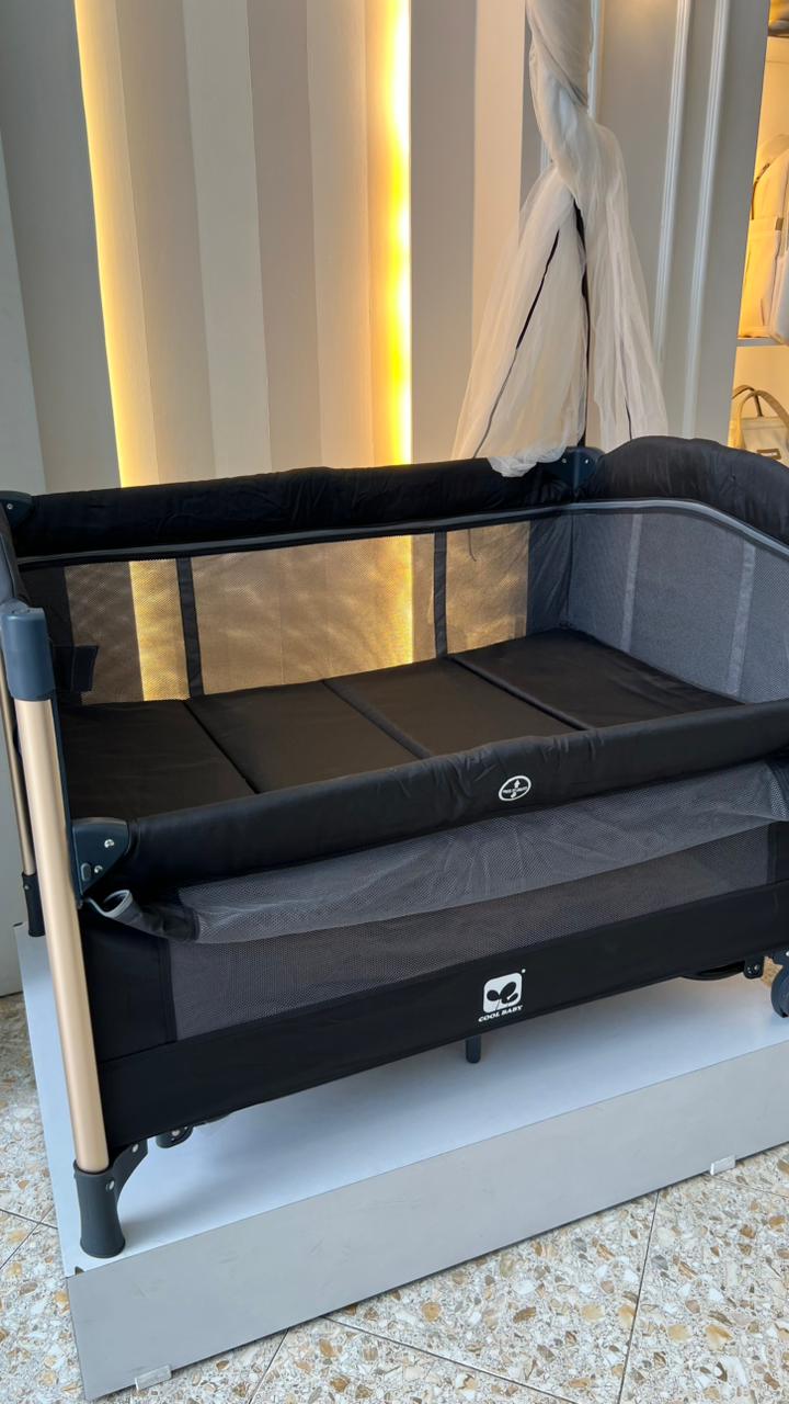 Corral Dubai Coolbaby 5 en 1 con Cambiador, Moisés y Mecedora — Negro
