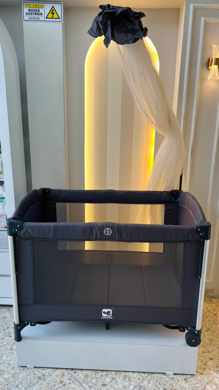 Corral Dubai Coolbaby 5 en 1 con Cambiador, Moisés y Mecedora — Gris
