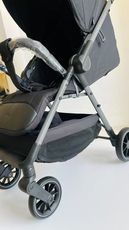Coche Kidilo Sofi negro para bebé con capota, barra frontal y canasta inferior