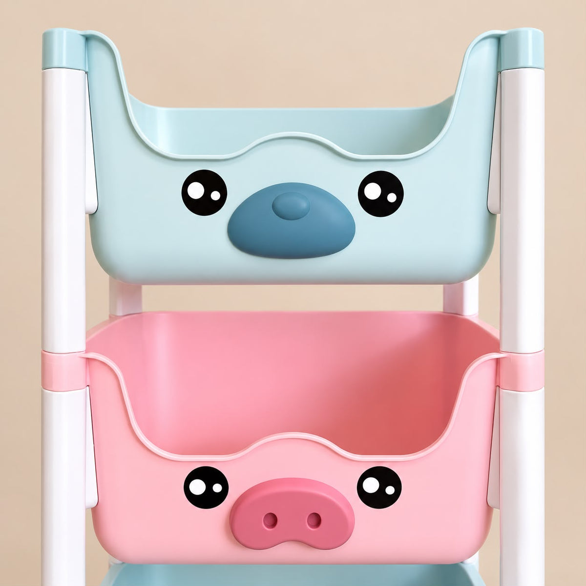 Organizador infantil multicolor de cuatro niveles con canasta amarilla, rosa y dos azul claro, mostrado en módulos
