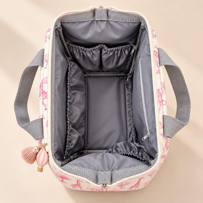 Interior de la mochila pañalera Safari rosa Baby Luna con bolsillos elásticos y bolsillo con cremallera