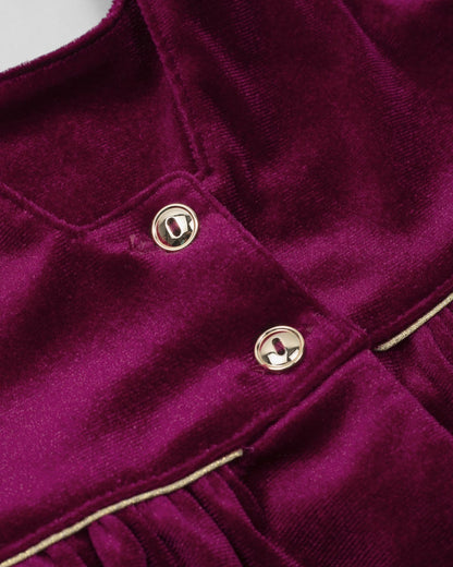 VESTIDO VELVET VINOTINTO CON DETALLES DORADOS