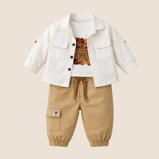⭕️ Conjunto 3 Piezas Bebé – Chaqueta Blanca, Camiseta Hope y Pantalón Cargo Caqui