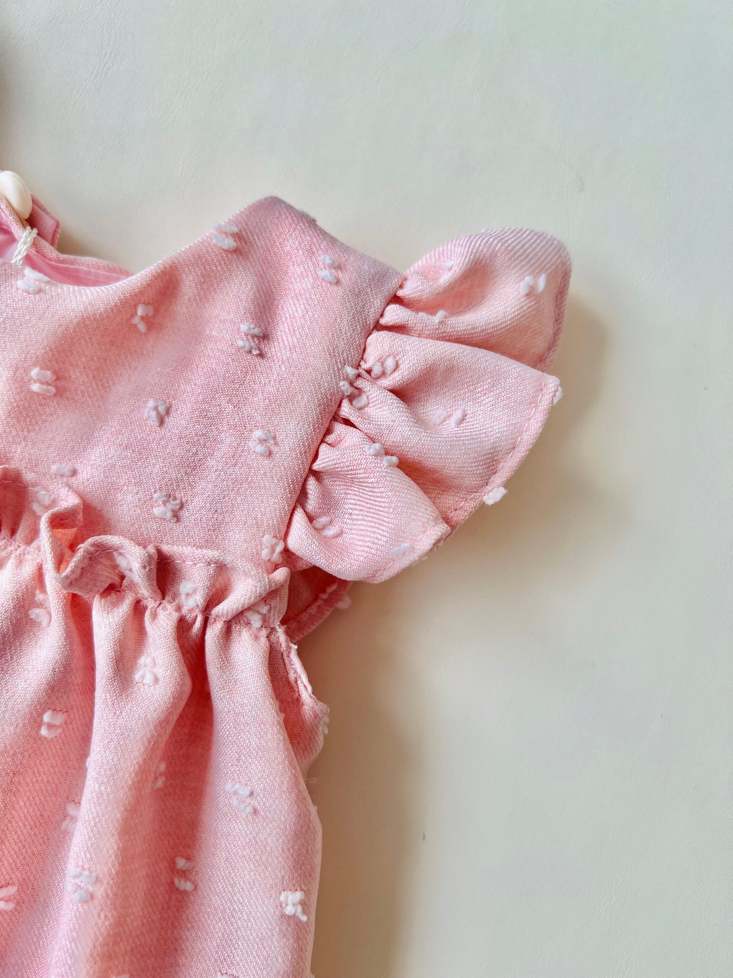 VESTIDO TEXTURIZADO CON MANGAS