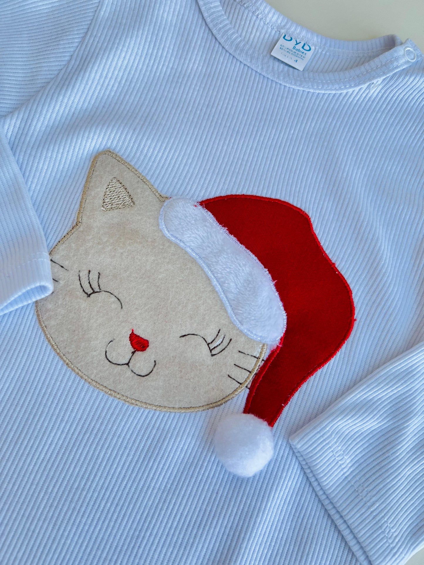 ENTERIZO NAVIDEÑO DE GATICO CON GORRO