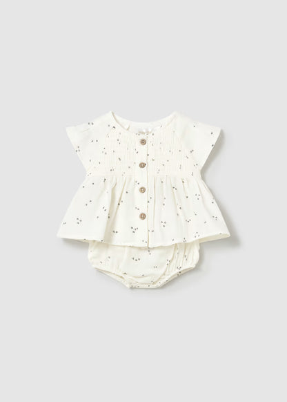 CONJUNTO CUBREPAÑAL Y BLUSA PARA RECIEN NACIDA