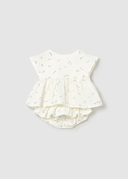 CONJUNTO CUBREPAÑAL Y BLUSA PARA RECIEN NACIDA