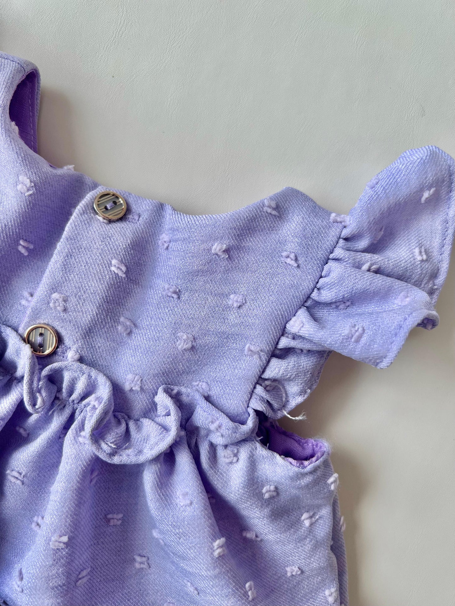 VESTIDO TEXTURIZADO CON MANGAS