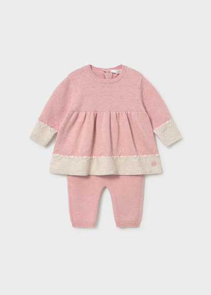 Conjunto Mayoral rosa para recién nacida con vestido tejido y legging a juego