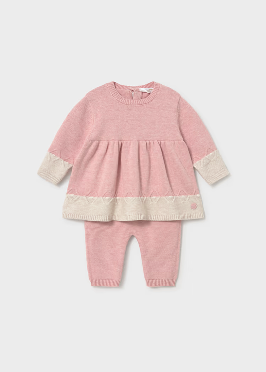 Conjunto Mayoral rosa para recién nacida con vestido tejido y legging a juego