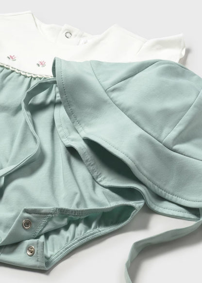 PELELE FLORECITAS CON GORRO PARA RECIEN NACIDA